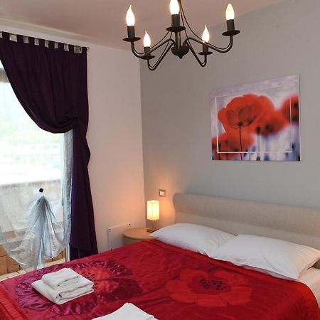 Favola Bella The Panoramic Penthouse Apartment Bardolino Bagian luar foto
