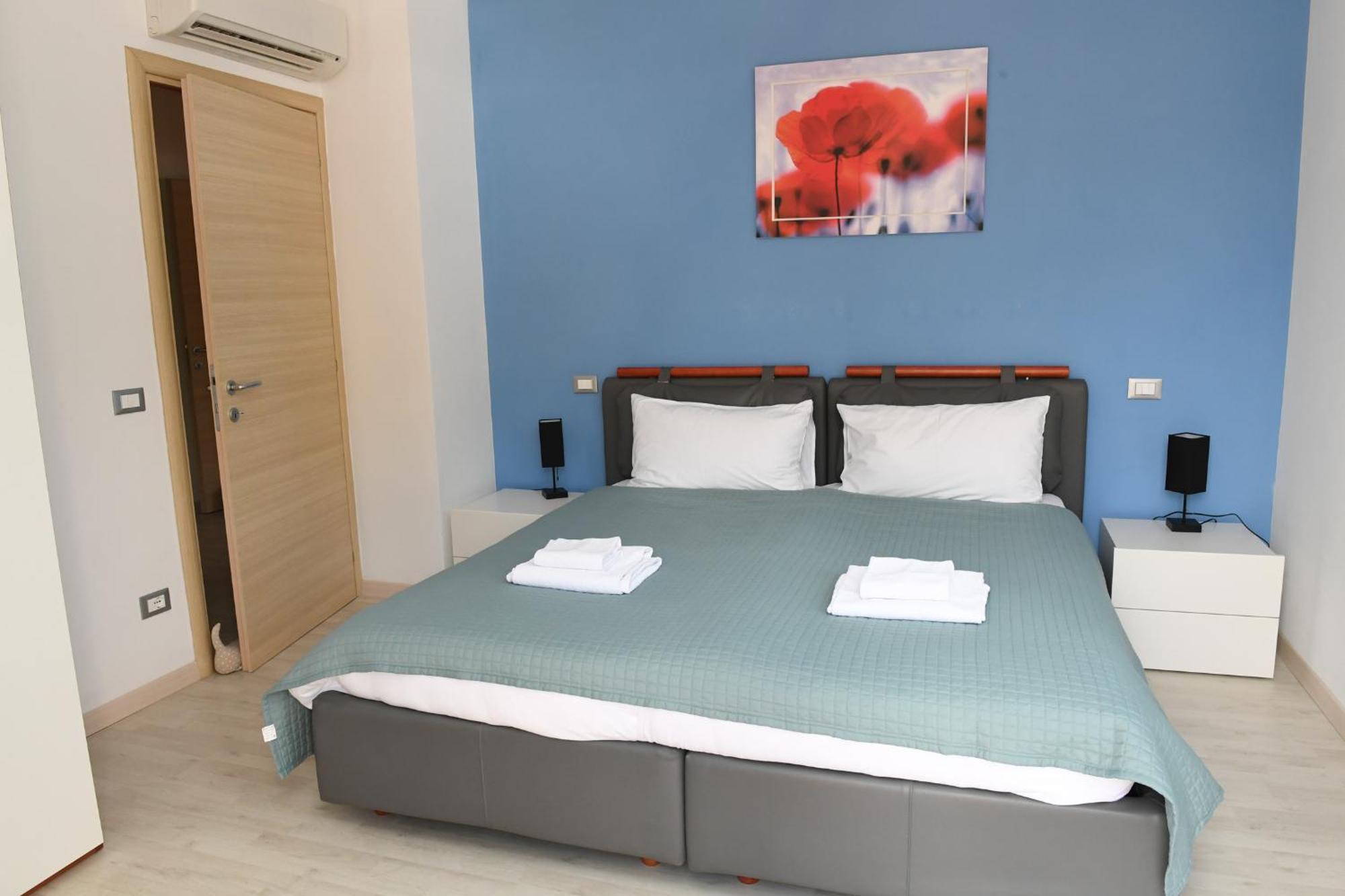 Favola Bella The Panoramic Penthouse Apartment Bardolino Bagian luar foto
