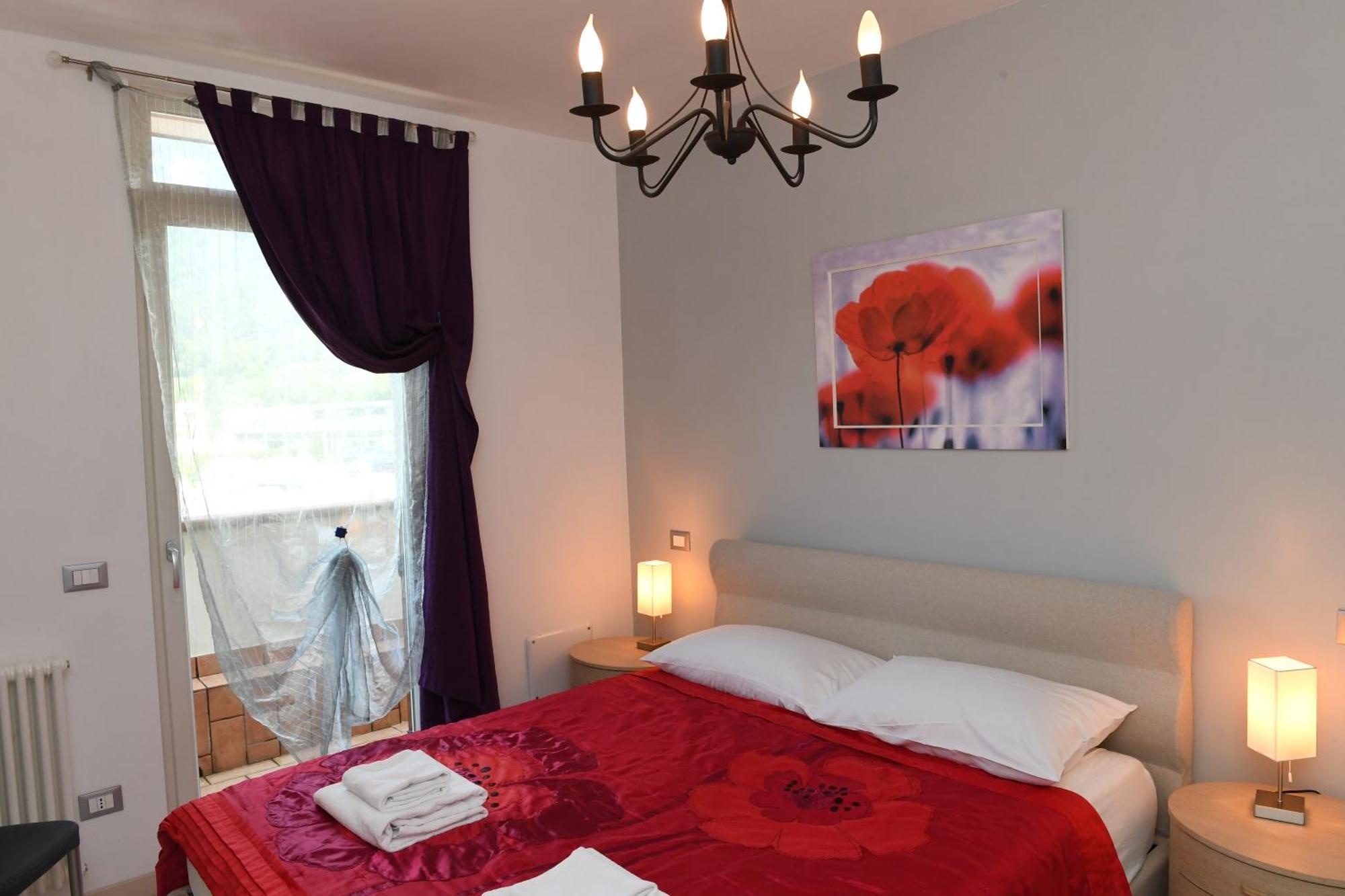 Favola Bella The Panoramic Penthouse Apartment Bardolino Bagian luar foto
